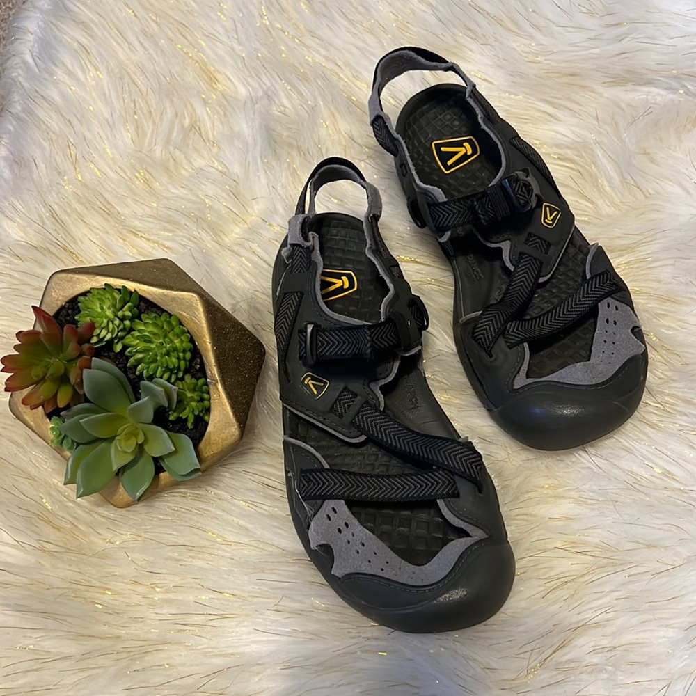 EUC KEEN  Contour Arch Waterproof Sandals Black/Gray/ Men's U.S. Size 8